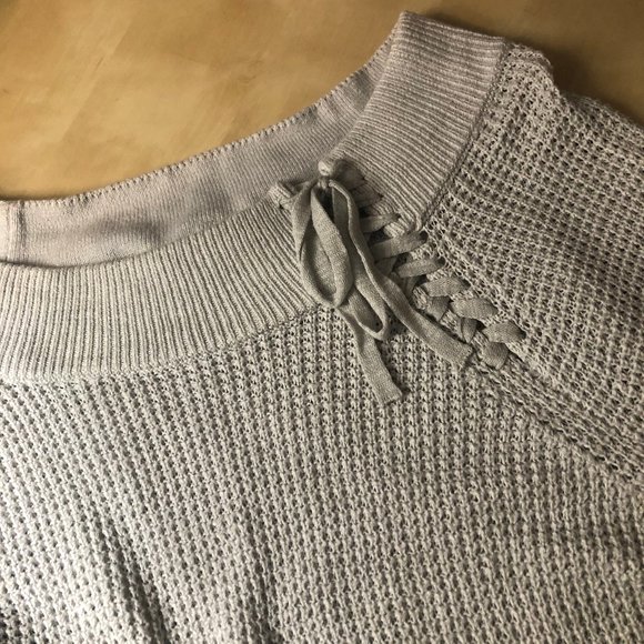 Express off-the shoulder sweater - Picture 2 of 6